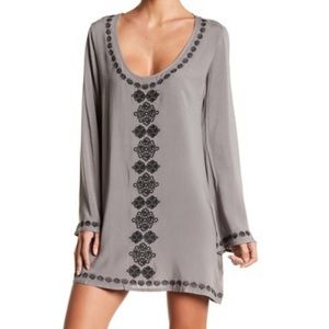 Bell sleeve embroidered tunic dress